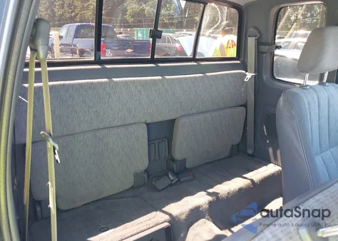 1998 Toyota Tacoma из США, поврежденный, VIN 4TAWM72N7WZ080350